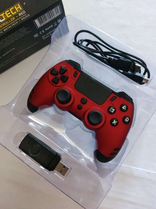 MetalTech PS4 Game  Controller (box damaged)