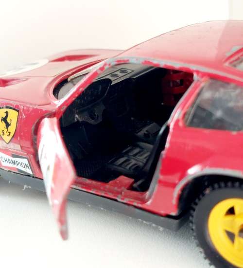 Vintage Ferrari 365 GTB4 Daytona die cast