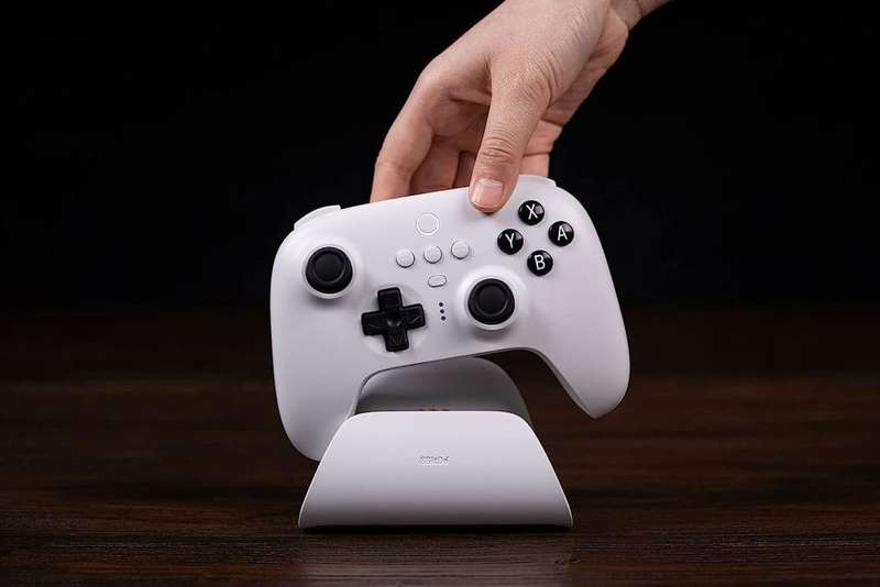 8BitDo Ultimate Bluetooth & 2.4g Controller with Charging Dock for Switch and Windows - White