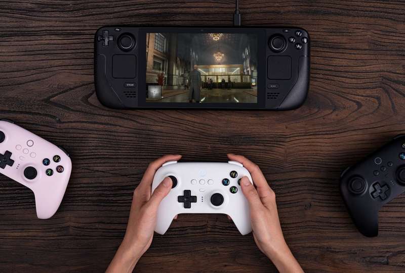 8BitDo Ultimate 2.4g Controller with Charging Dock for Steam and Windows - 2 Colours Available