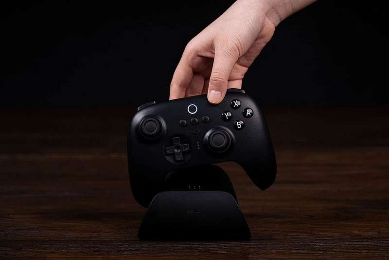8BitDo Ultimate Bluetooth & 2.4g Controller with Charging Dock for Switch and Windows - 2 Colours