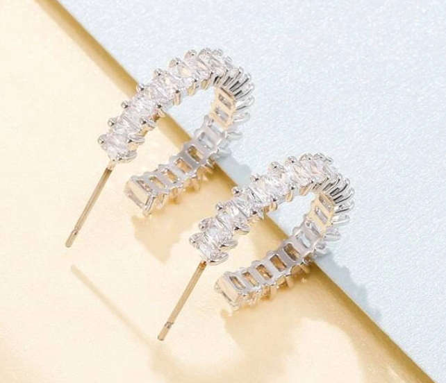 Cubic Zirconia Earrings in Velvet Jewellery Box