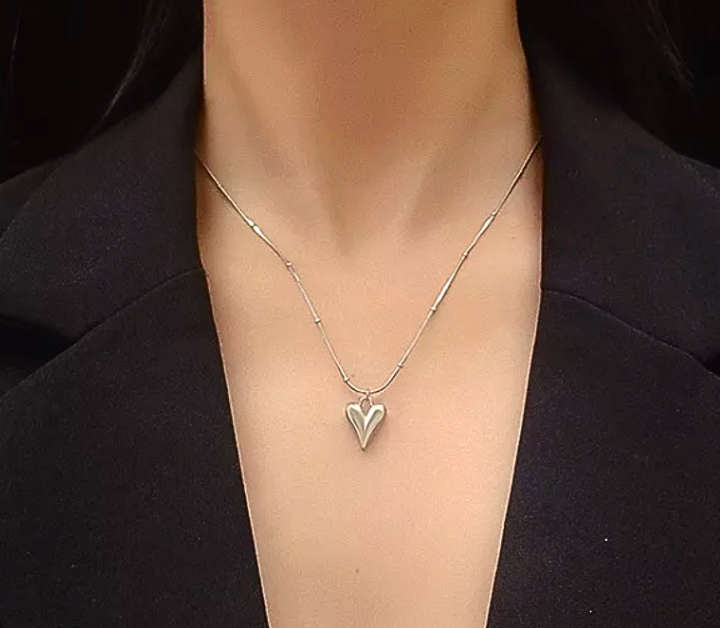Chic Silver Heart Design Non Tarnish Stainless Steel Necklace