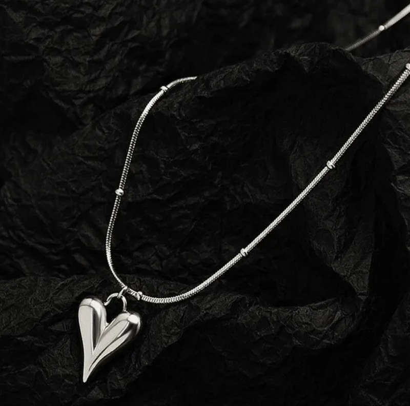 Chic Silver Heart Design Non Tarnish Stainless Steel Necklace