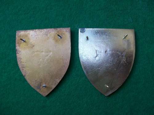 44 Para Brigade HQ pair Shoulder Flashes ( pins intact )