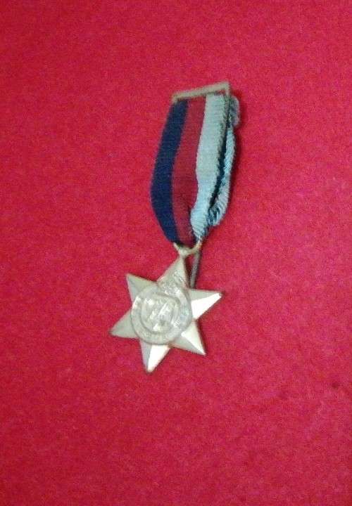 WWII 1939-45 Star miniature medal