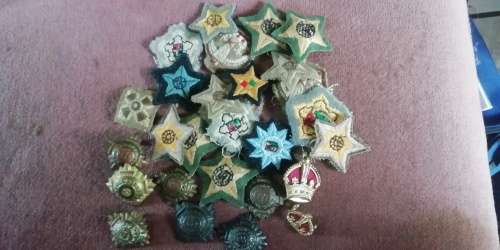 Lot of WW2 and newer cloth and metal officers pips