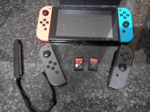 Nintendo Switch V1 Console Low Serial, 2 games included