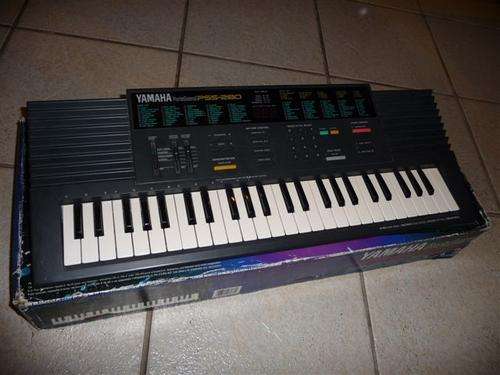 Yamaha PSS-280 musical keyboard