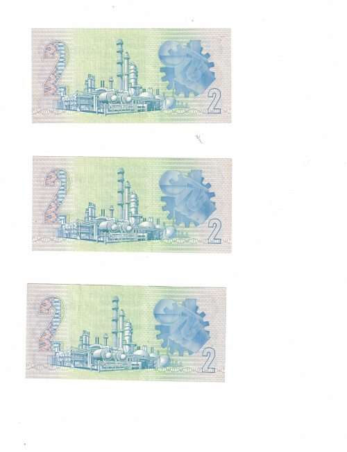 Three uncirculated de Kock two Rand notes with consecutative serial numbers.
