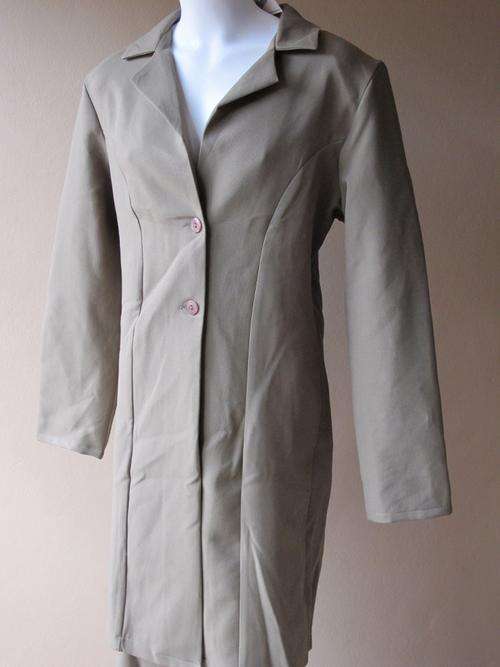 IMPRESSIVE Khaki 2 Piece Suit Size 44 (small cut)