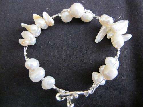 GORGEOUS and 100% UNIQUE: Genuine Freshwater Pearl Bracelet