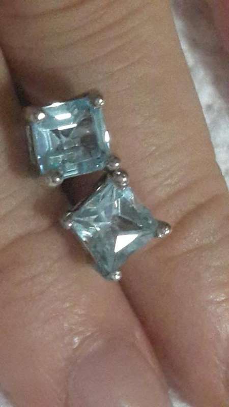 Gorgeous 2.20ct Genuine Blue Topaz & Platinum / Sterling Silver Earrings