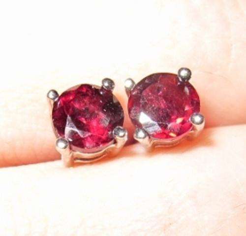 Beautiful 1.20ct Persian Red NATURAL Garnet and Platinum / Sterling Silver Earrings
