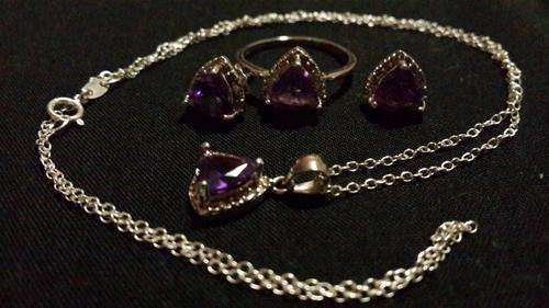 Amazing Jewellery Set: Genuine 3.30ct Genuine Amethyst, 6 piece diamond, 925 jewellery with chain!