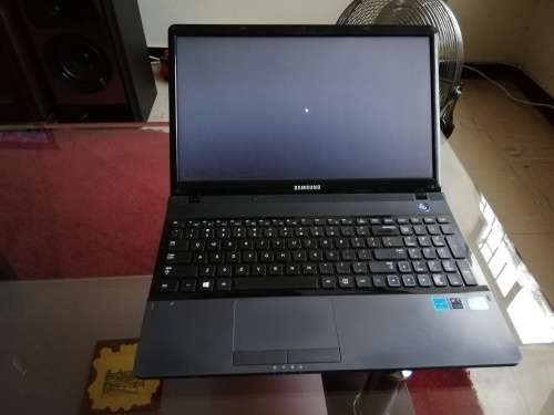 I3, 4GB RAM, 250GB HDD SAMSUNG 300E LAPTOP
