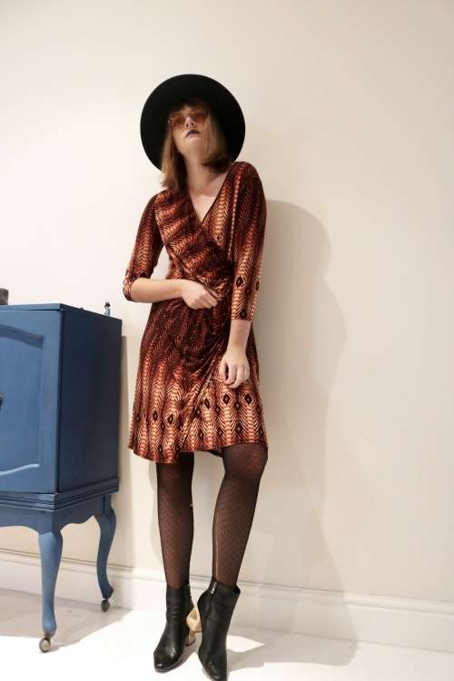 Vintage Geometric pattern red dress from Paris / wrap dress / knee high dress / short sleeves