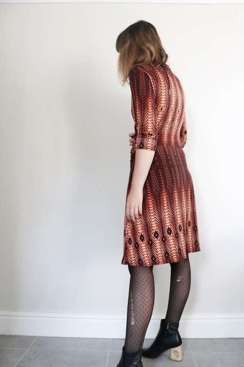 Vintage Geometric pattern red dress from Paris / wrap dress / knee high dress / short sleeves
