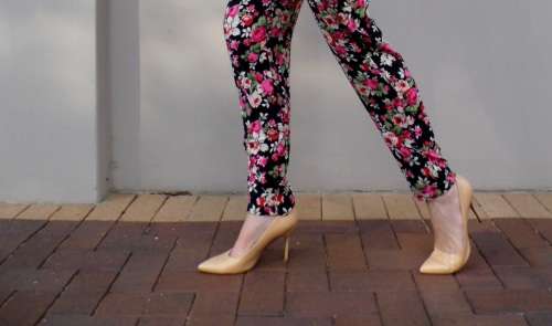 Vintage high waisted floral pants / stretch waist / perfect condition / size medium