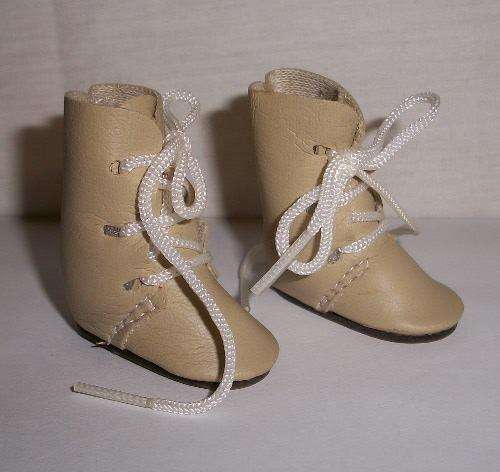 Doll white/cream boots 3cm sole