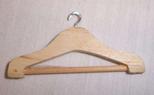 Coathanger with bar