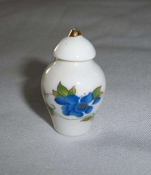 Ceramic vase with lid