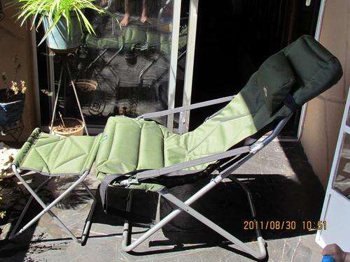 2 X Howling moon SNOOZZA Camp chairs with footrests