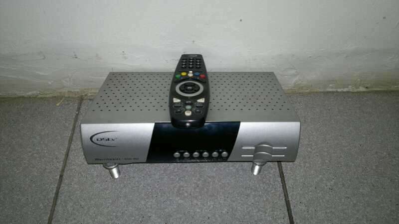 DSTV DECODER INCLUDING REMOTE