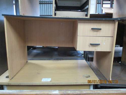 OFFICE DESK - VALUED AT R700.00