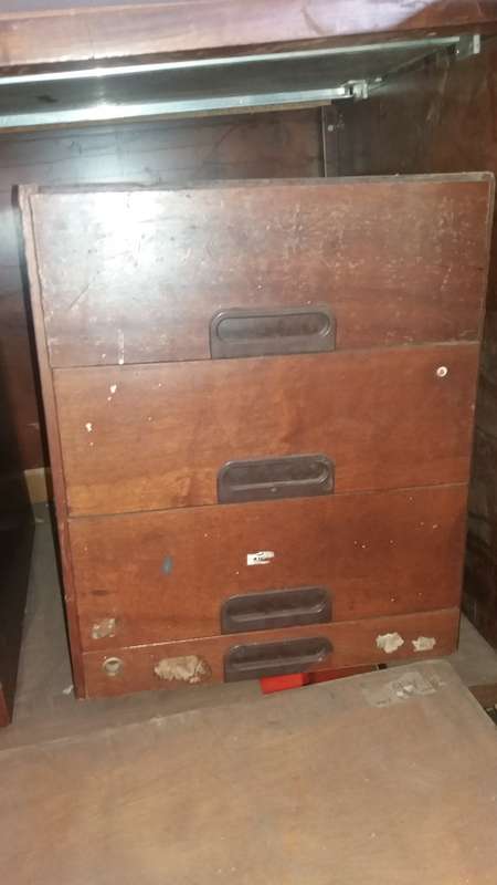 DRAW UNIT - VALUED AT R500