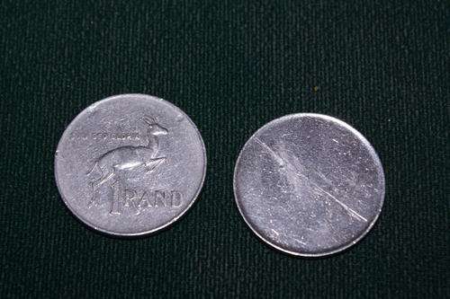 Blank RSA R1 and RSA 1977 R1 coin