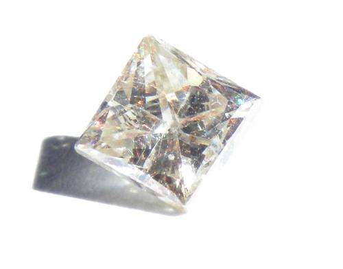 BEAUTIFUL LIGHT CHAMPAGNE PRINCESS 0.62ct  DIAMOND!