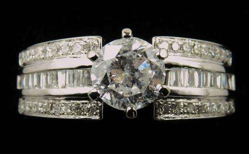CERTIFIED AND VALUED**R54 030**TOP WHITE DIAMOND RING!!!