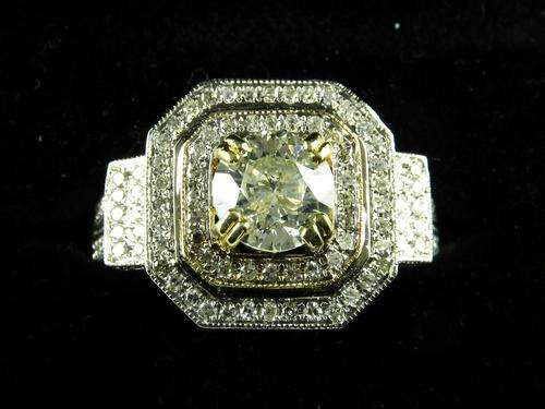 FIERY CENTER STONE **R68 575**BEAUTIFUL  DIAMOND RING!!!