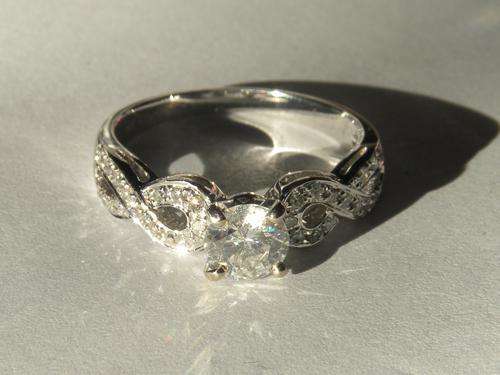 DELICATE DAINTY DELIGHT **IGL CERTIFIED 0.60ct TOP WHITE CENTRE STONE** DIAMOND RING!!!