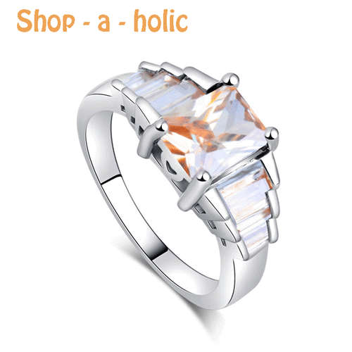 *** STYLISH CHAMPAGNE CUBIC ZIRCONIA RING * Size 8 / P***