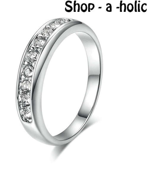 *** 9 STONE CUBIC ZIRCONIA WEDDING RING * Size 8 / P ***