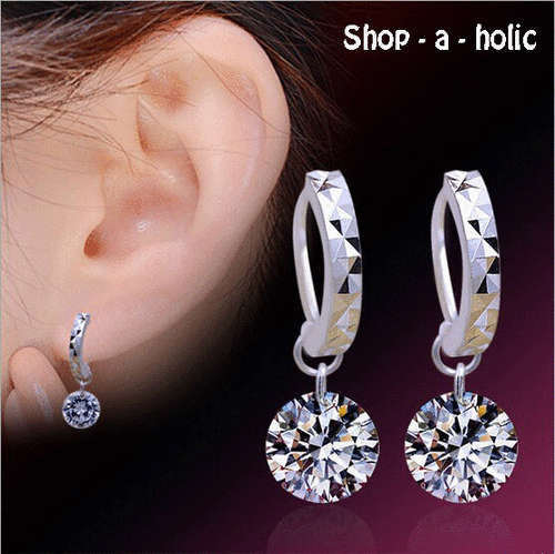 ***STUNNING ~  AUSTRIAN CRYSTAL HANGING EARRINGS ***