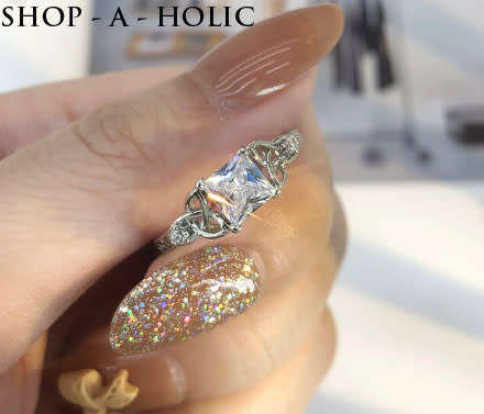 *** 1.25 CT PRINCESS SWISS CZ ~ SILVER PLATED RING * Sizes: 7 / 9 AVAILABLE***