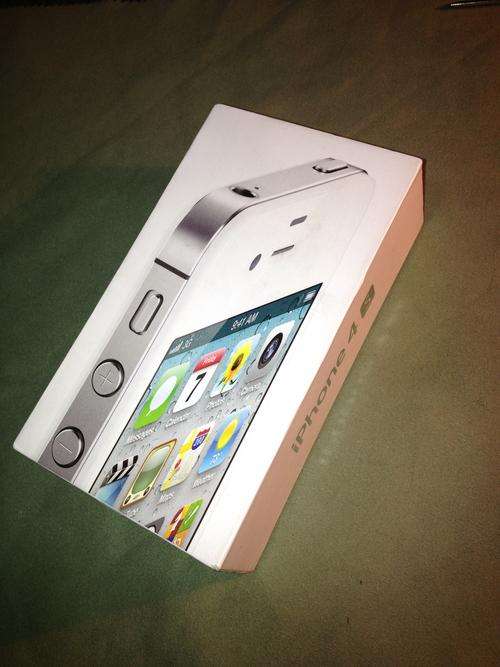 iPhone 4S 64GB Brand New In Stock White Priced to go!