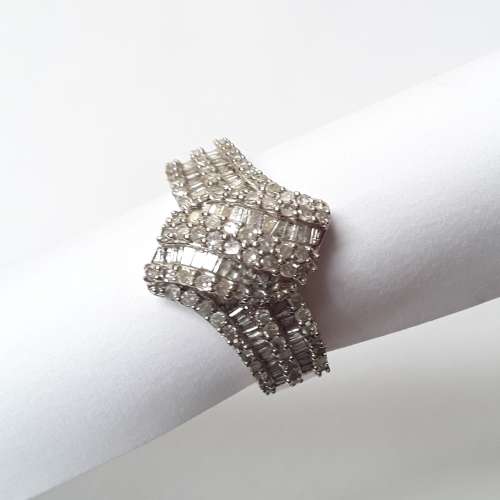 1ct diamond ring set in white gold