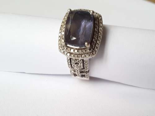 18ct white gold tanzanite and diamond ring