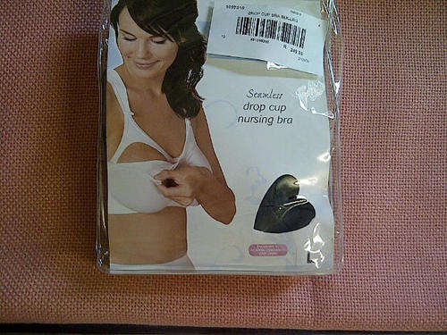 ***NO RESERVE***CARRIWELL SEAMLESS DROP CUP NURSING BRA ***BRAND NEW WITH TAGS