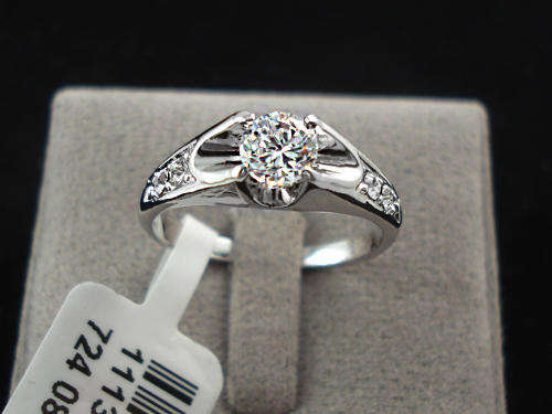***STUNNING! 18K WHITE GOLD PLATED CZ ENGAGEMENT RING***SIZE 5