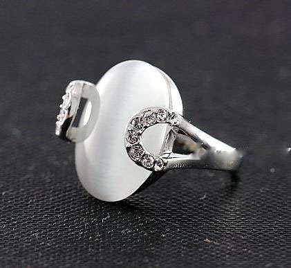***STUNNING! 18K WHITE GOLD PLATED LARGE OPAL RING***SIZE 6.5