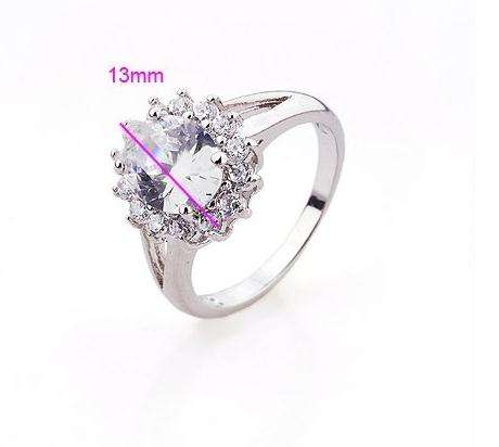 ***BEAUTIFUL! PLATINUM PLATED PRINCESS CUT ZIRCON RING***SIZE 6
