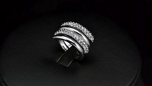 ***BEAUTIFUL! 18K WHITE GOLD PLATED ENTWINED RINGS***SIZES 6.5, 7 & 8