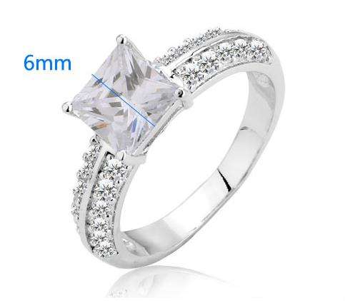 ***BEAUTIFUL! 1.25CT CUBIC ZIRCONIA ENGAGEMENT RING***SIZE 7 OR 8
