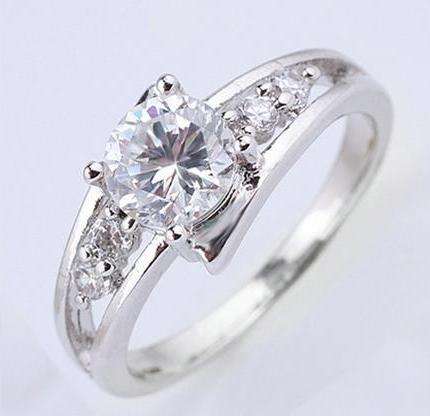 ***BEAUTIFUL 925 STERLING  SILVER CZ ENGAGEMENT RING***SIZE 5