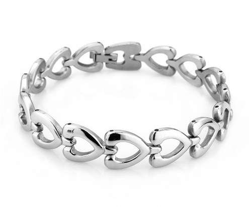 ***LADIES STAINLESS STEEL HEART BRACELET****